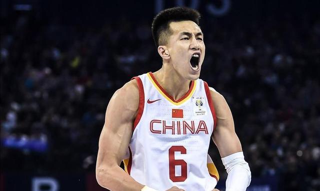 深圳队鏖战骑士,郭艾伦点燃赛场 深圳队鏖战骑士,郭艾伦点燃赛场