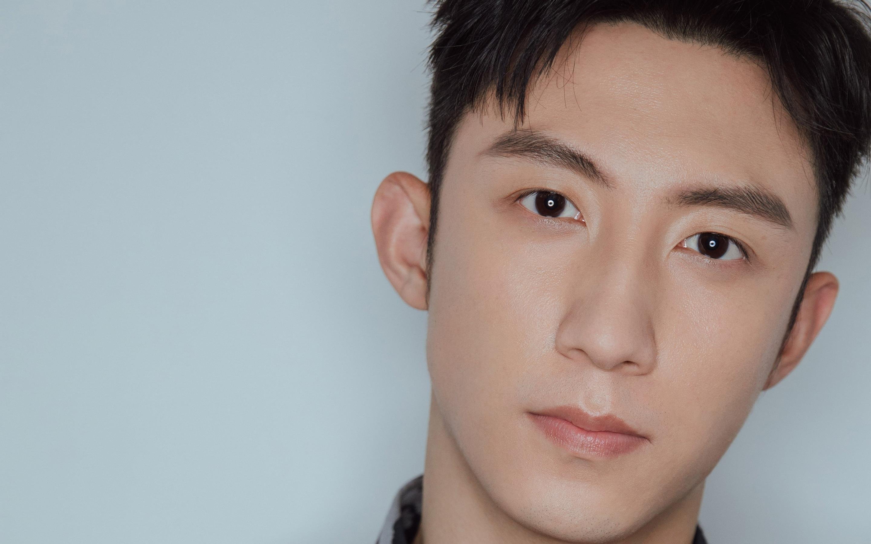 维尼修斯,在巴黎的星光下,一部塞内加尔的足球史诗戛然合页