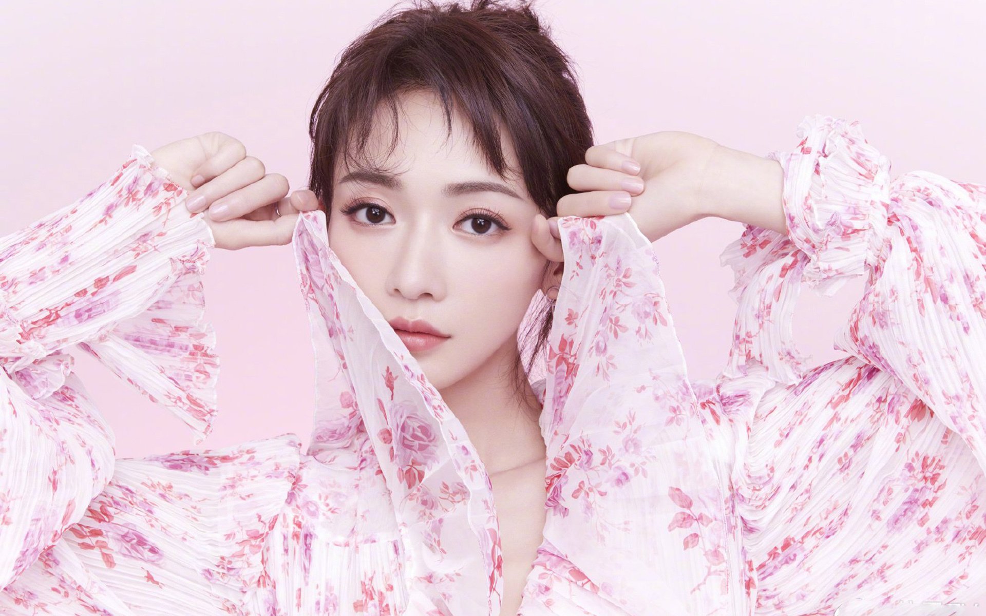 非常有意思,它混合了现实(巴西球星罗德里戈)与戏剧性爆冷(冰岛横扫瑞士)要体现唯一性,关键在于创造一个无法复制的、充满张力的叙事瞬间